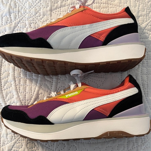 Vibrant Women's Puma Cruise Rider Sneakers size 9 - Picture 2 of 4